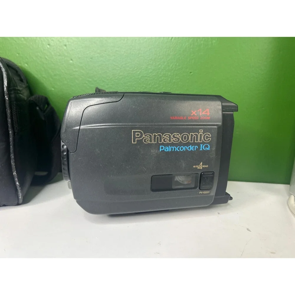 Panasonic Palmcorder IQ VHS-C Camcorder Bundle x14 Zoom PV-IQ204 Bag Tapes Parts